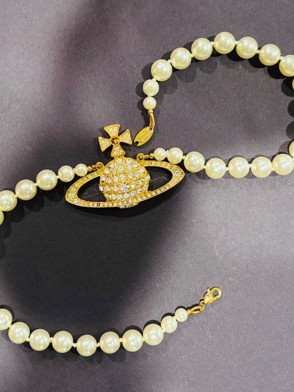 Vivienne Westwood Jumbo Pearl Saturn Orb Gold Austrian Crystal Necklace - Picture 12 of 12